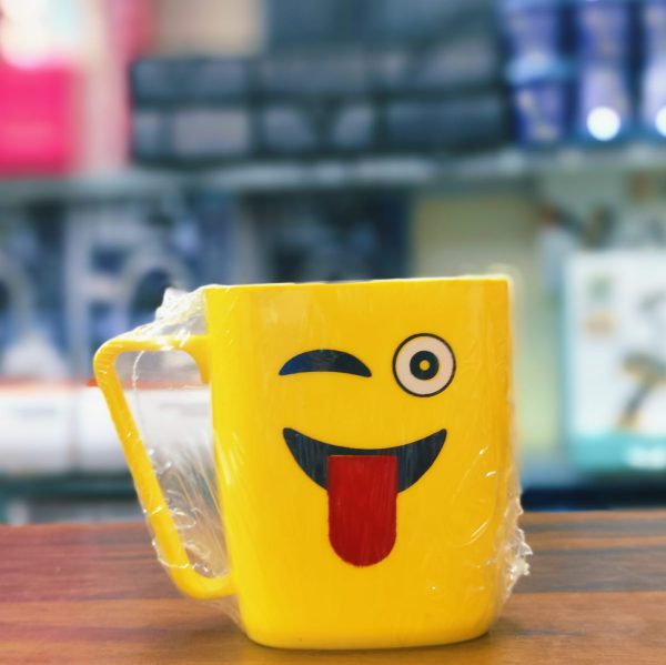 Round Shape Yellow Plastic Smile Mug – (random Design)