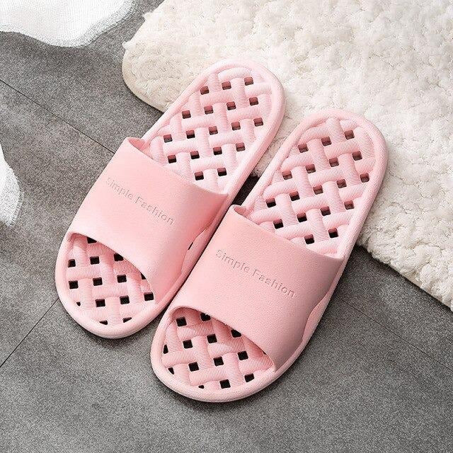 New Ladies Non Slip Slippers Summer Indoor Home Soft Slipper Leakage Bathroom Shoes Beach Slippers