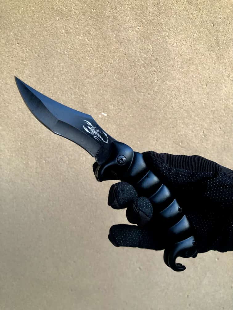 Scorpion knife